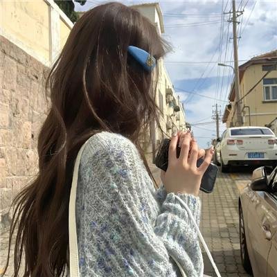 赠你玫瑰与月光